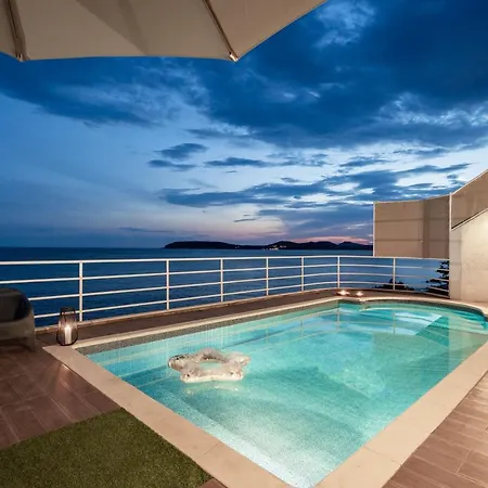 Luce Villa *